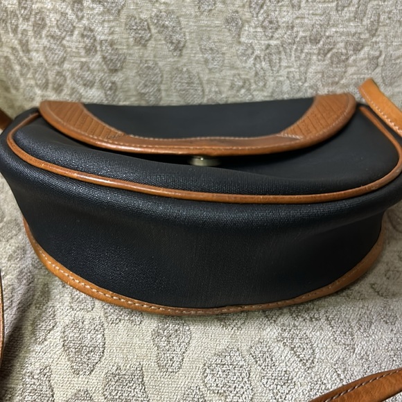 Christian Dior Vintage black shiny canvas and tan leather shoulder bag - Picture 7 of 17